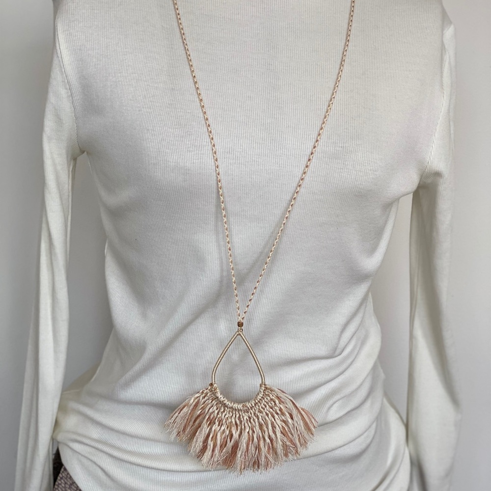 Fringe necklace